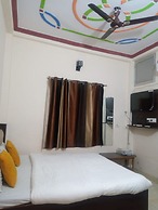 Goroomgo Bliss guest house Varanasi