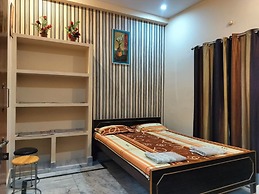 Goroomgo Bliss guest house Varanasi