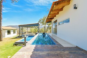 Agave House Pool and BBQ