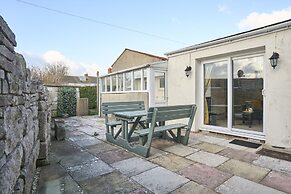 Host Stay Secret Garden