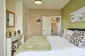 Host Stay Secret Garden