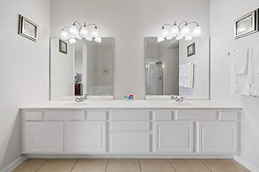 4816 Cayview Avenue #407