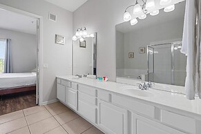 4816 Cayview Avenue #407