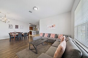 4816 Cayview Avenue #407