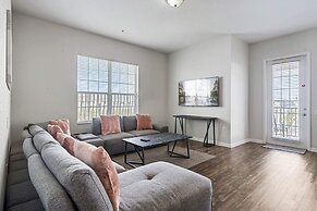 4816 Cayview Avenue #407