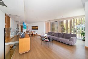 Luxury 2BR Apartment in Bluepoint 82