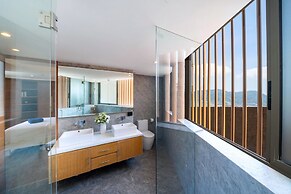 Luxury 2BR Apartment in Bluepoint 82