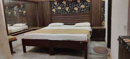 Goroomgo The Royal Puri