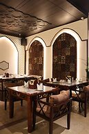The Long D Hotel and Banquet