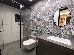 The Long D Hotel and Banquet