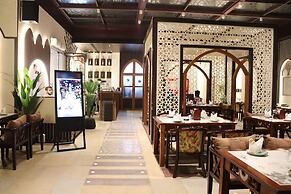 The Long D Hotel and Banquet