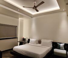 The Long D Hotel and Banquet