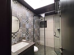 The Long D Hotel and Banquet