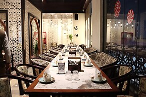 The Long D Hotel and Banquet