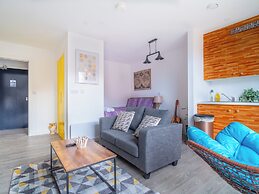 Sheffield City Apartment - Modern & Cozy