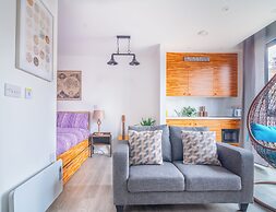 Sheffield City Apartment - Modern & Cozy