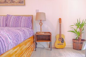 Sheffield City Apartment - Modern & Cozy