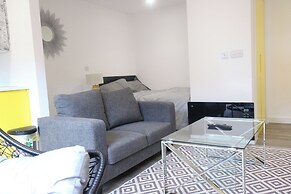 Sheffield City Apartment Retreat