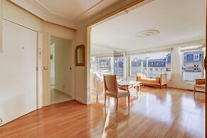 Escape Eiffel Unique 2bdr With Amazing View to Eiffel Tower