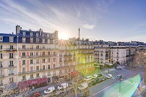 Escape Eiffel Unique 2bdr With Amazing View to Eiffel Tower