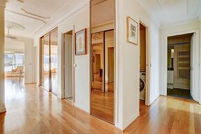 Escape Eiffel Unique 2bdr With Amazing View to Eiffel Tower