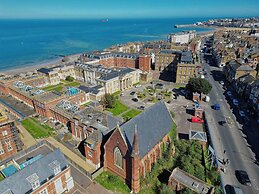 Beach & Dreamland Nearby -pet Friendly & Garden