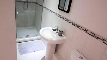 Stayzo Modern Studio Apartment 1 in Bradford City