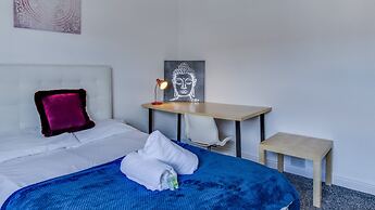 Stayzo House Accommodation - Coventry Free Parking