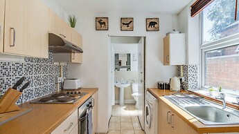 Stayzo House Accommodation - Coventry Free Parking