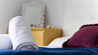 Stayzo House Accommodation - Coventry Free Parking