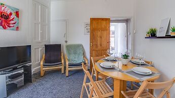 Stayzo House Accommodation - Coventry Free Parking