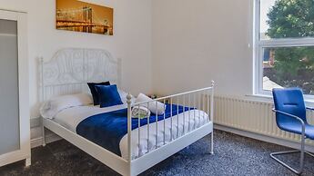 Stayzo House Accommodation - Coventry Free Parking