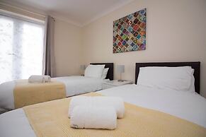 Stayzo Penthouse Accommodation 2- Premier Lodge