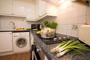 Stayzo Penthouse Accommodation 2- Premier Lodge