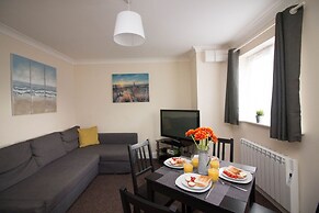 Stayzo Penthouse Accommodation 2- Premier Lodge