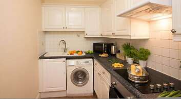 Stayzo Penthouse Accommodation 2- Premier Lodge