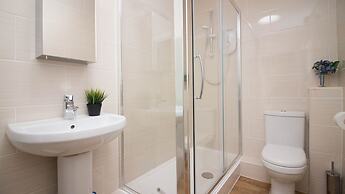 Stayzo Serviced Accommodation 16 Premier Lodge