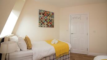 Stayzo Serviced Accommodation 16 Premier Lodge