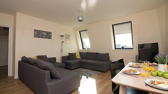 Stayzo Premiere Serviced Accommodation - 17