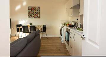 Stayzo Premiere Serviced Accommodation - 17