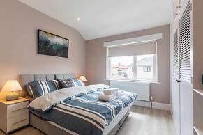 Buckingham House - Spacious 3-bedroom