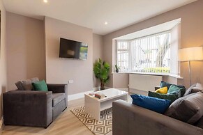 Buckingham House - Spacious 3-bedroom