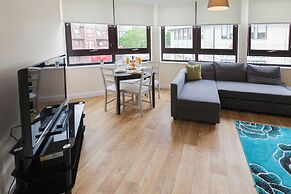 Stayzo Castle Point 6 Apartment - Premier Lodge