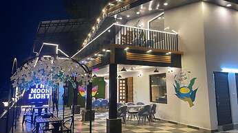 Goroomgo Moonlight Hotel Bhimtal