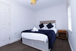 Tranquil Riverside Retreat in Norwich