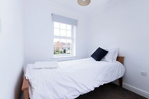 Tranquil Riverside Retreat in Norwich