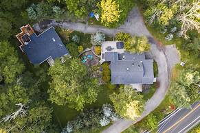 Twin Cabin I - Hot Tub Firepit Hiking Retreat