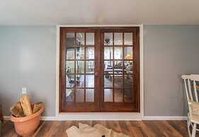 Amazing Hiking Cozy Home Close to Mountns Fireplace