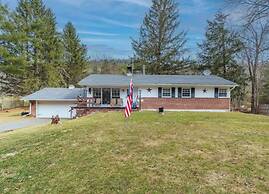 Amazing Hiking Cozy Home Close to Mountns Fireplace