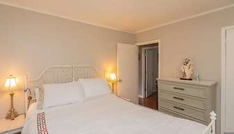 Amazing Hiking Cozy Home Close to Mountns Fireplace